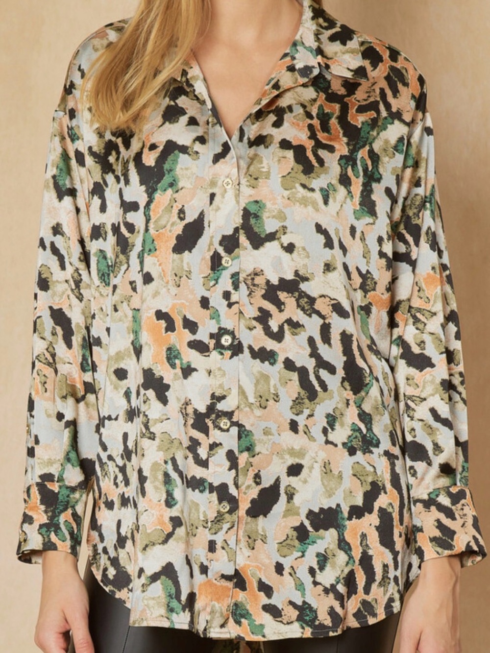 Entro Boutique Print Button-Up Shirt in Green, Black & Peach